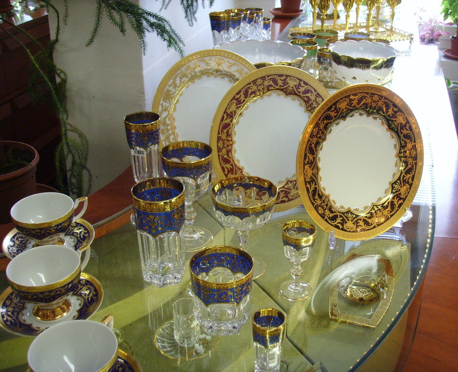 Porcelain Dinnerware In Empire Red Gold 26-Piece Set