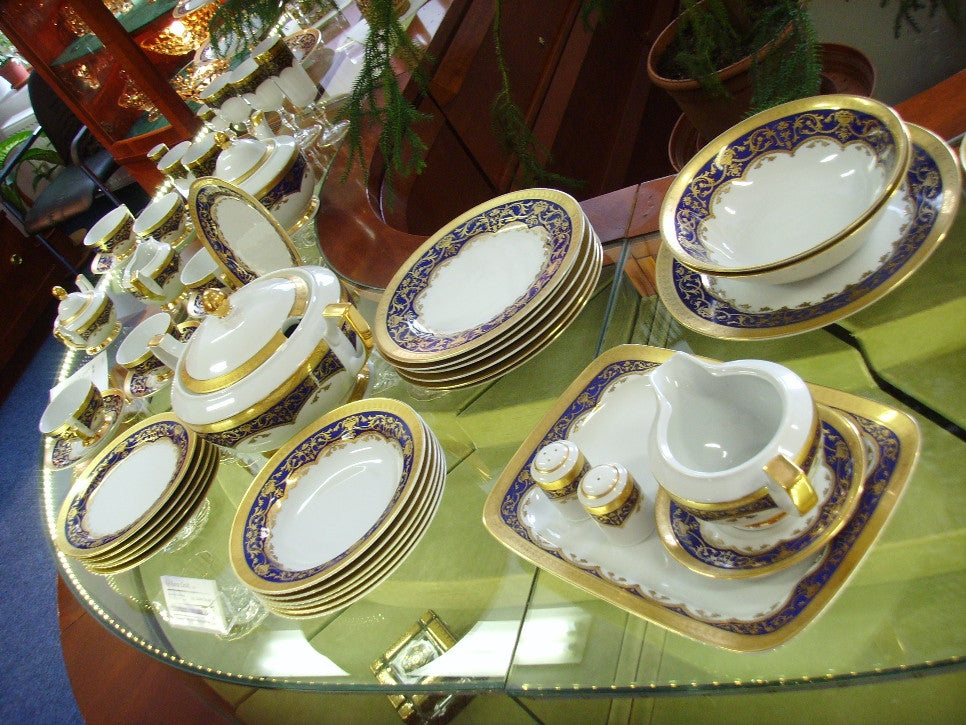 Porcelain Dinnerware In Empire Red Gold 26-Piece Set